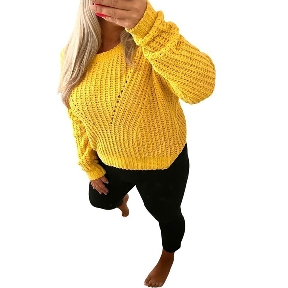 𝅺love Tree NWOT Golden Yellow Chenille Cropped Chunky Knit Sweater - Picture 9 of 10